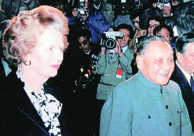 1982年戴卓爾夫人與鄧小平就香港問題進行談判