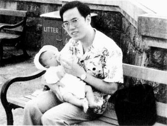 Donald Tsang baby-sitting